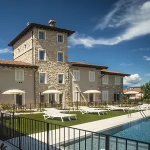 Apartment Relais Madergnago Gardapartments Desenzano del Garda