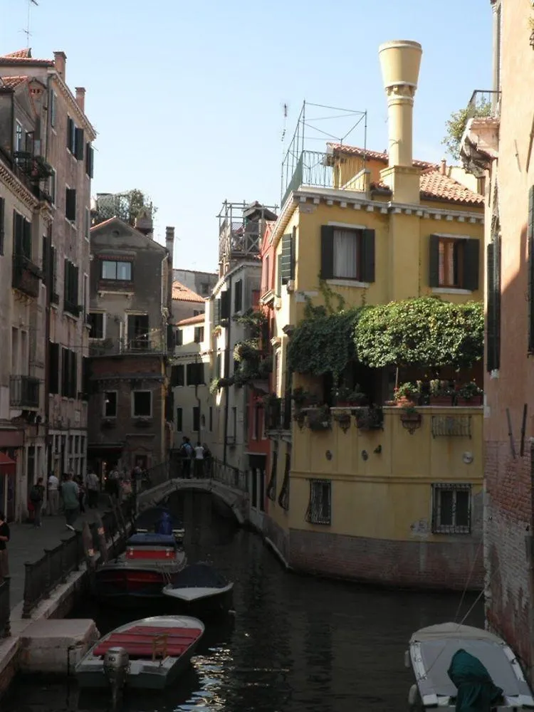 Gasthof Residenza De L'Osmarin Suites Venedig