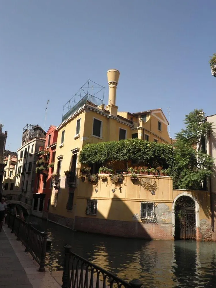 Residenza De L'Osmarin Suites Venedig 3*,